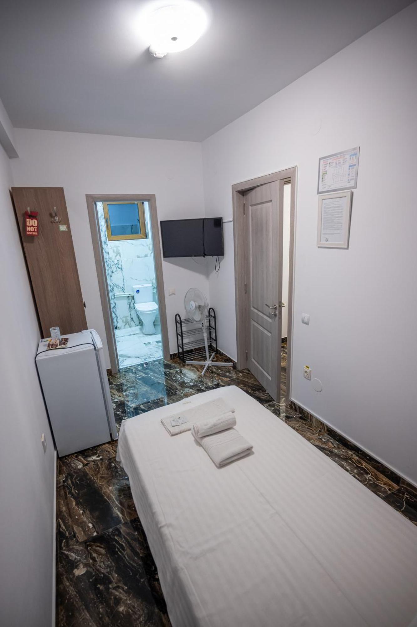 Hotel Damar 科斯蒂内什蒂 外观 照片