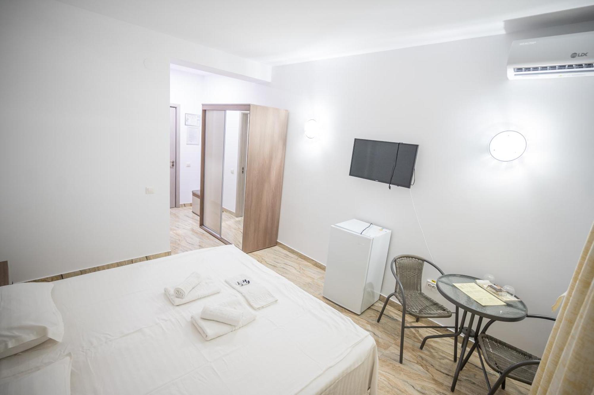 Hotel Damar 科斯蒂内什蒂 外观 照片